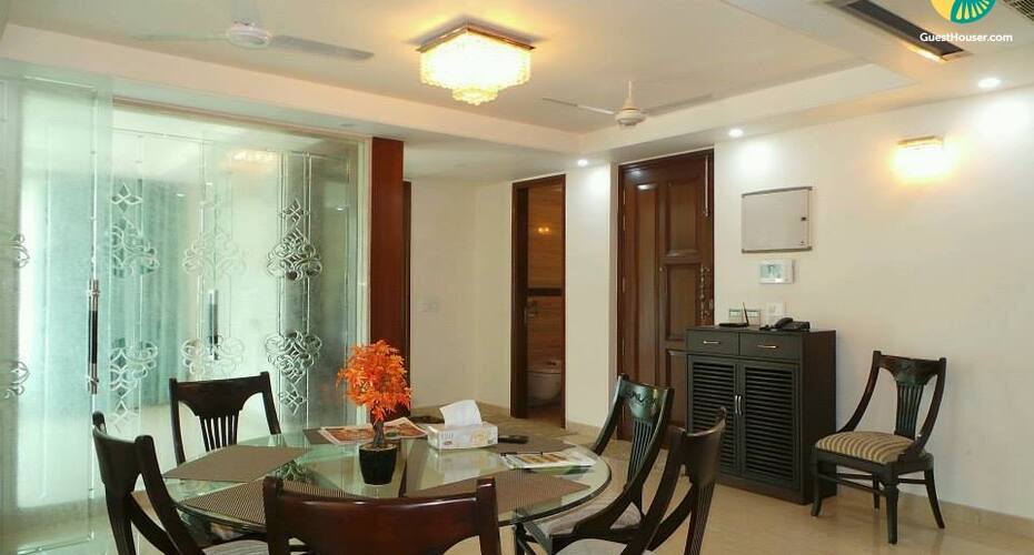 a well maintain 3 bedroom apartment, New Delhi 4